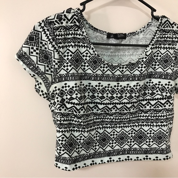 3/$15 forever 21 cotton spandex mint green Aztec print crop top - Picture 3 of 7